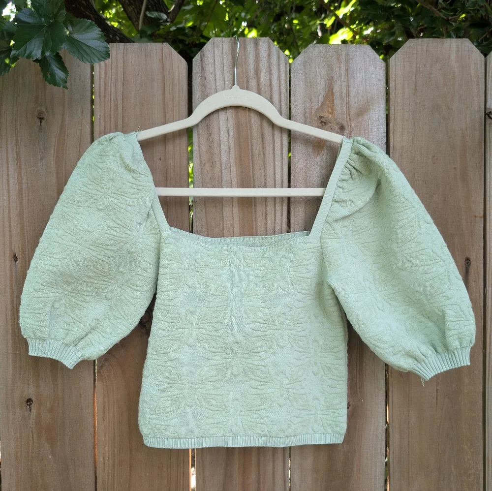 Zara Light Pastel Sage Green Puff Sleeve Cropped Shirt
